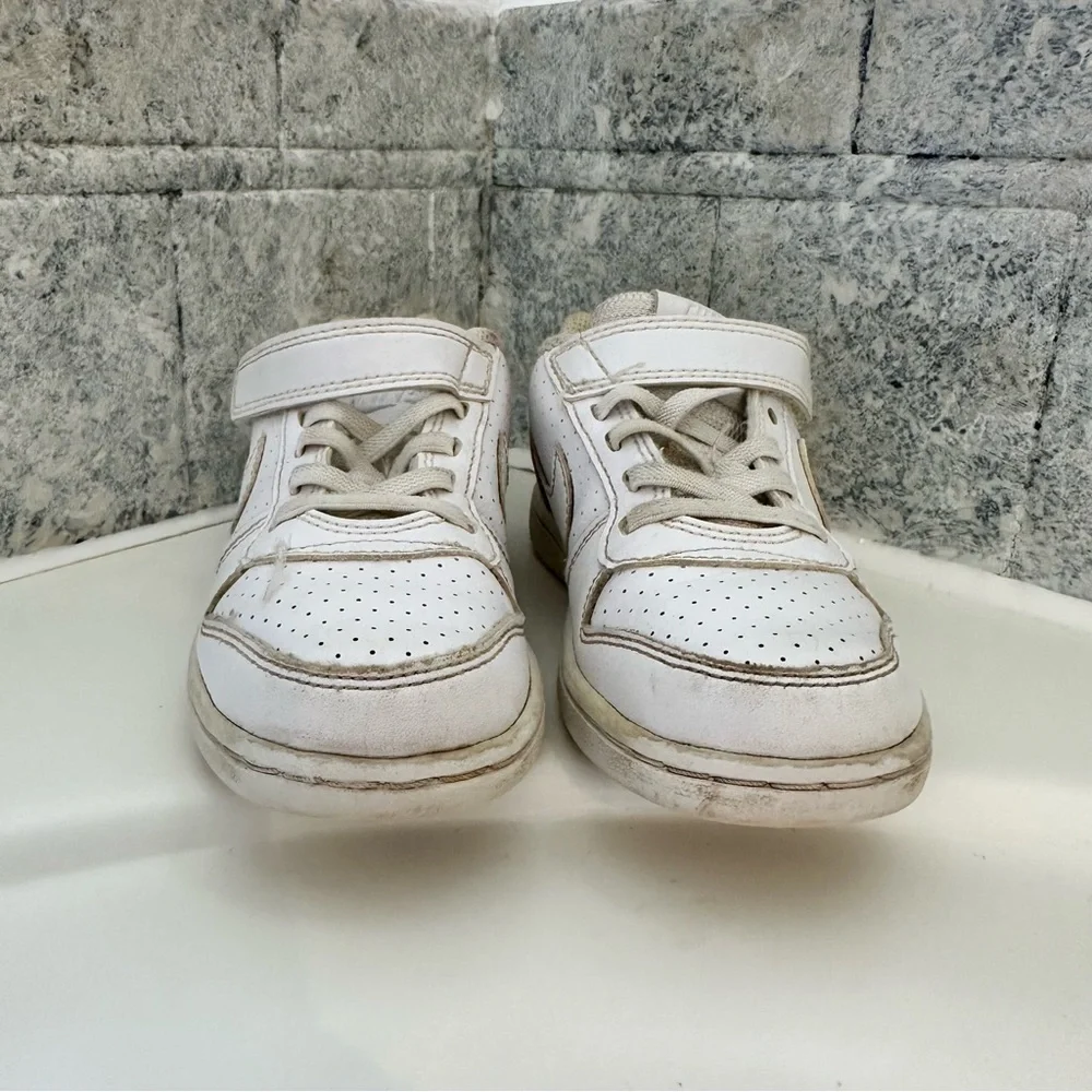 Nike Low White Basketball Shoes Size kids 11C